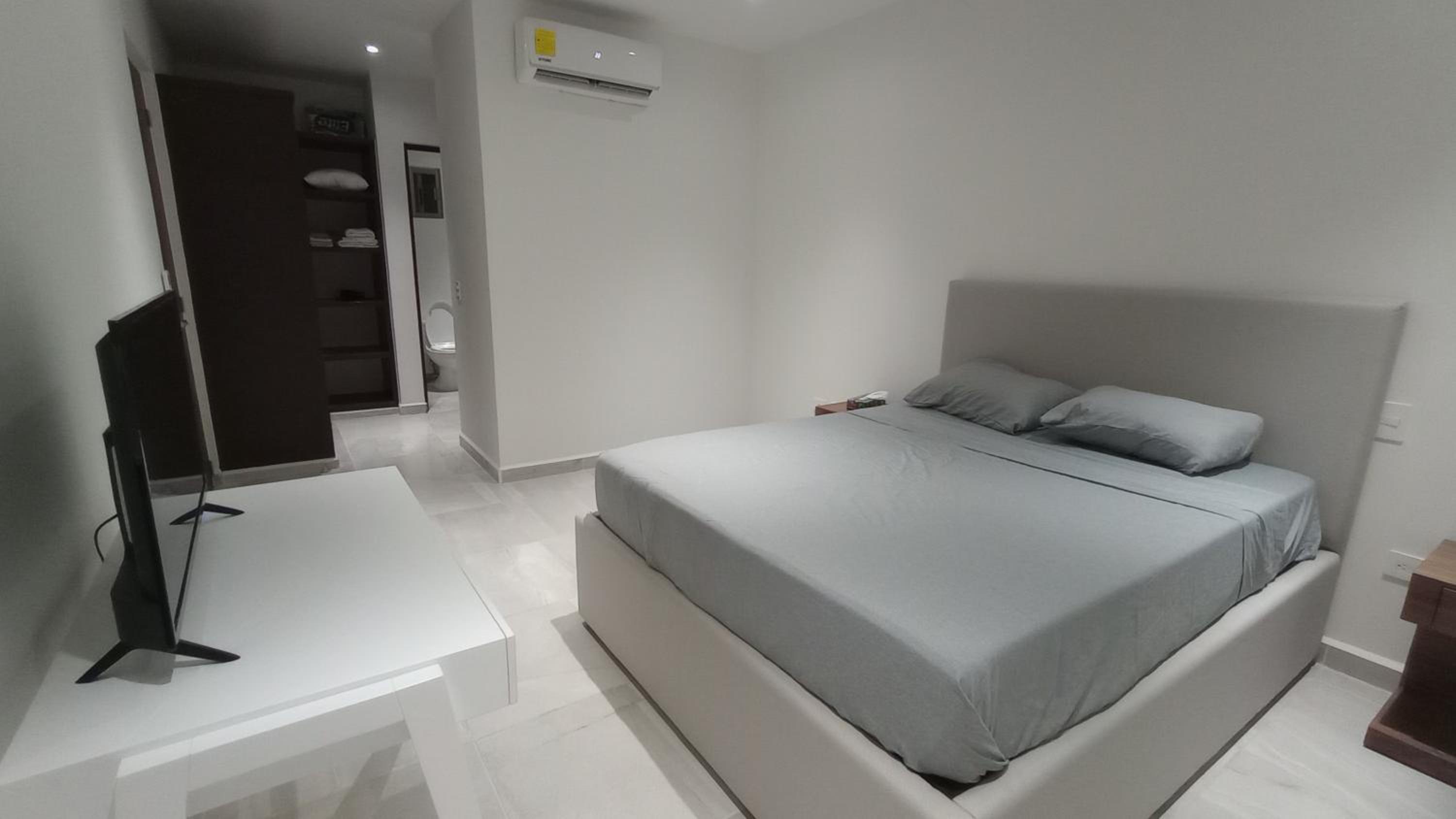 Excellent 2 bedroom condo with pool!