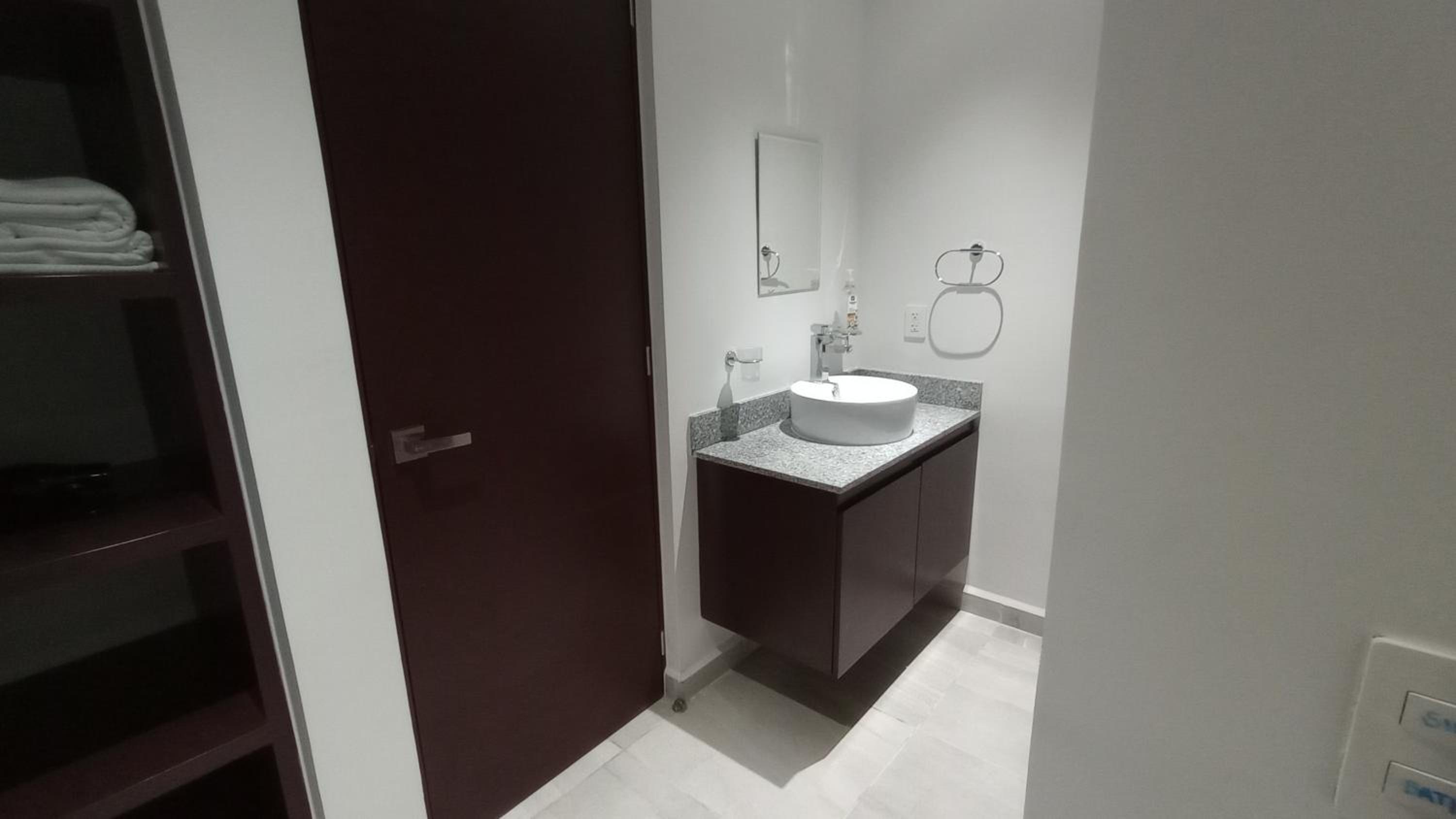 Excellent 2 bedroom condo with pool!