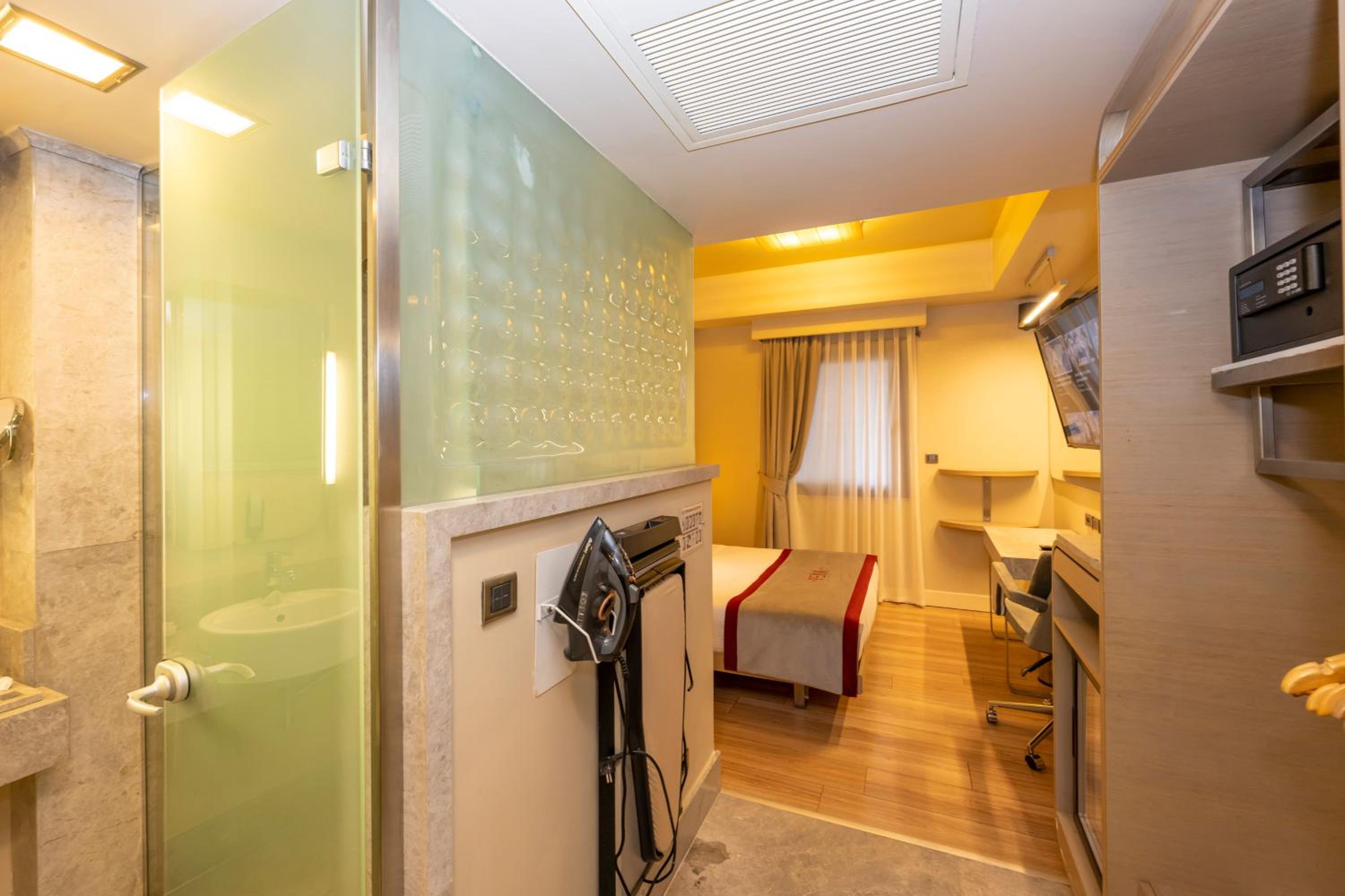 Ramada By Wyndham Istanbul Pera Taksim - Image 90