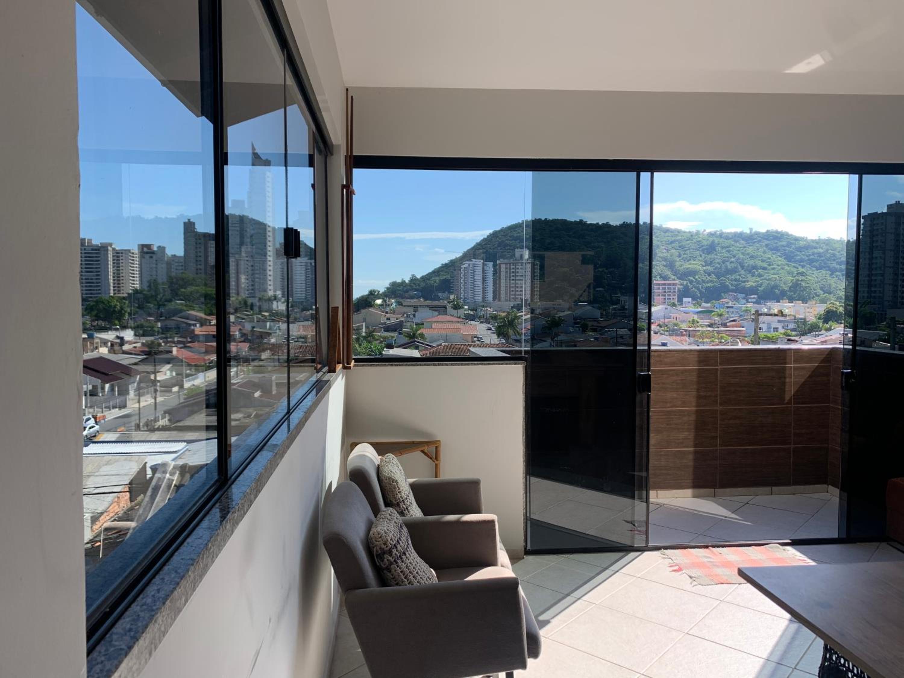 Casa 3 andares piscina e mesa de sinuca
