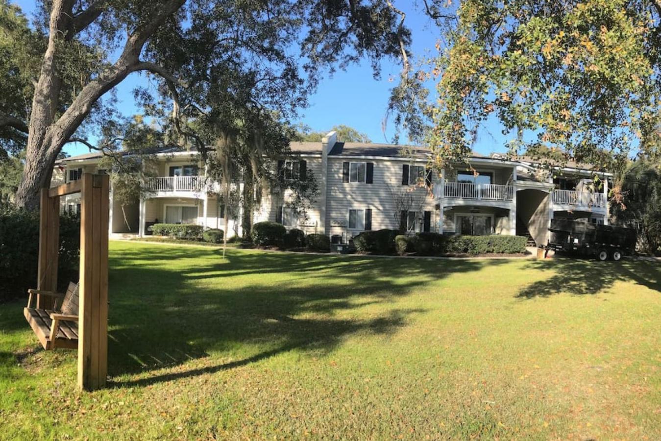 J7 completely renovated, 2 pools, pickleball, fishing, fitness center,easy walk to pier view 4