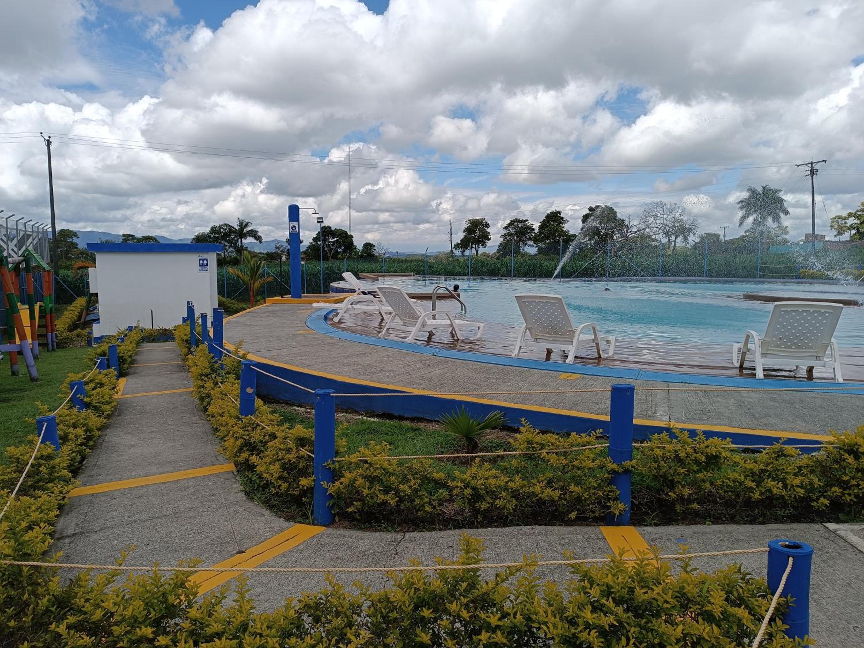 Apartamento a 5 minutos del parque del café con Piscina