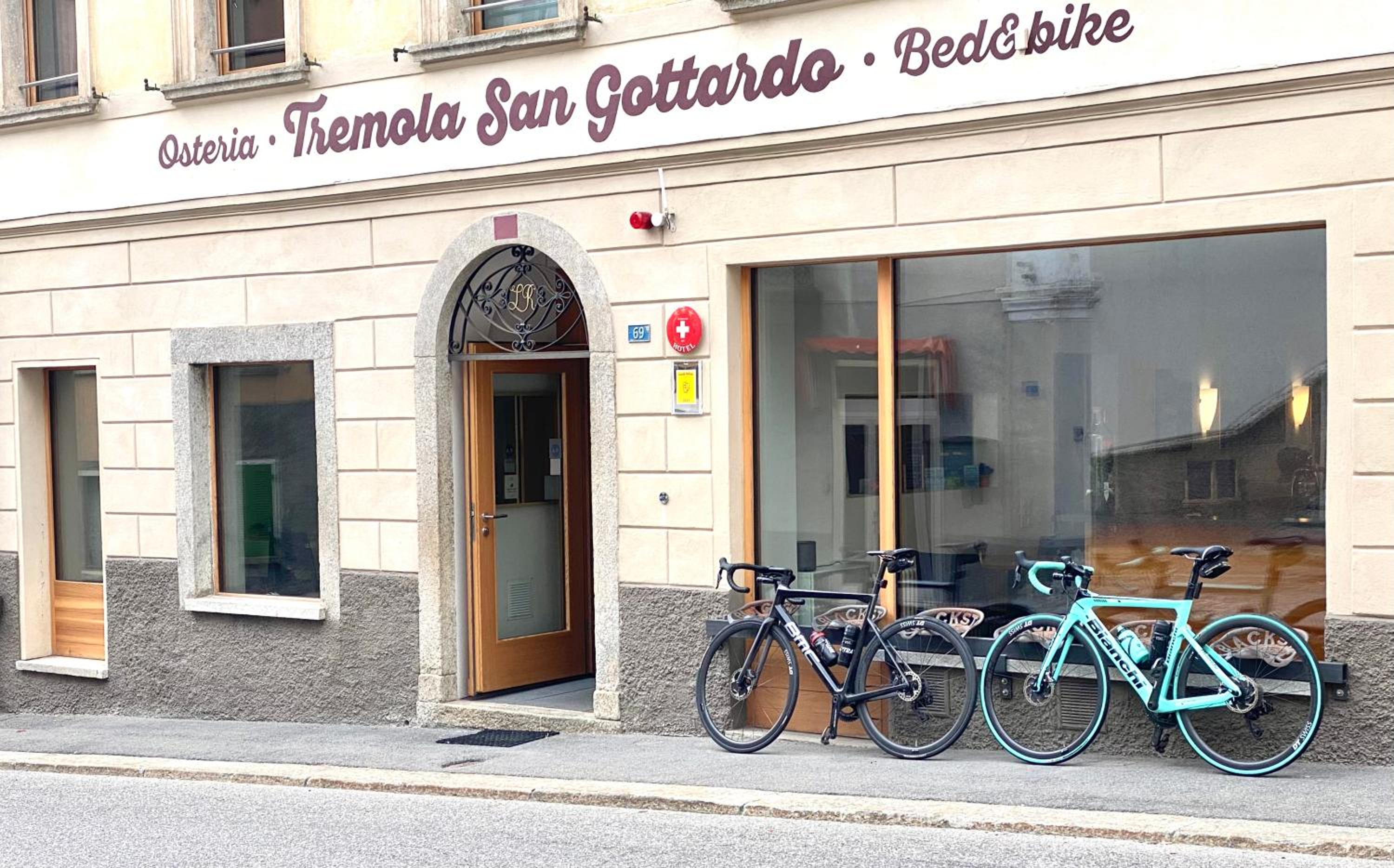 Hotel Bed&Bike Tremola San Gottardo - Image 1
