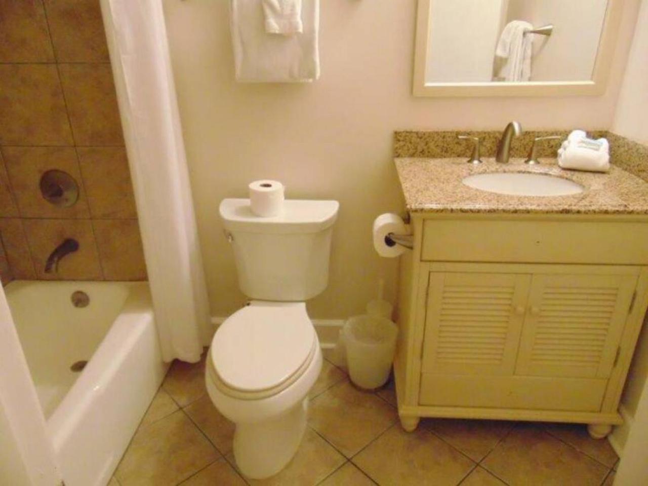 W2 Ocean Walk Resort upstairs 2 bed king and two twins next to back pool view 4