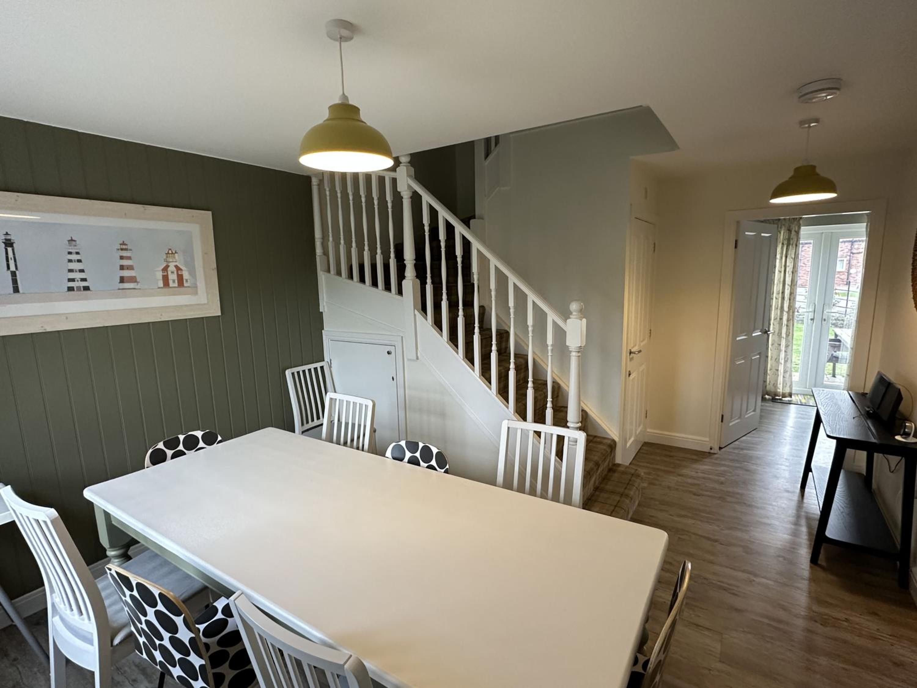 Dragonfly Cottage - Part of the The Bay Filey Holiday Village with pool, gym and direct beach access, pub, restaurant, tennis and meadows walks