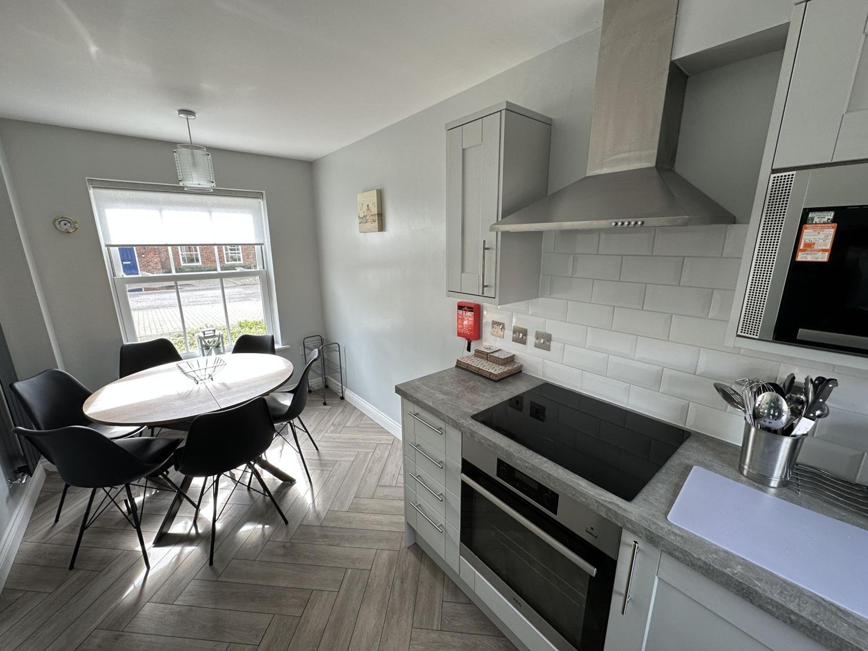 Honeybee Cottage - Part of the The Bay Filey Holiday Village with pool, gym and direct beach access, pub, restaurant, tennis and meadows walks