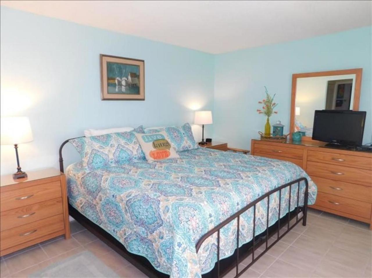 K7 Family Friendly make some memories easy to access great outdoor space near playground view 3
