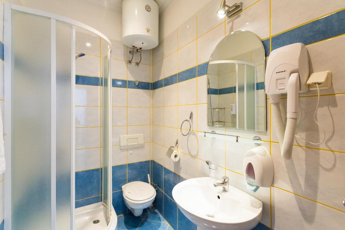 Apartment& Room Lukre / Apartment Lukre with terrace