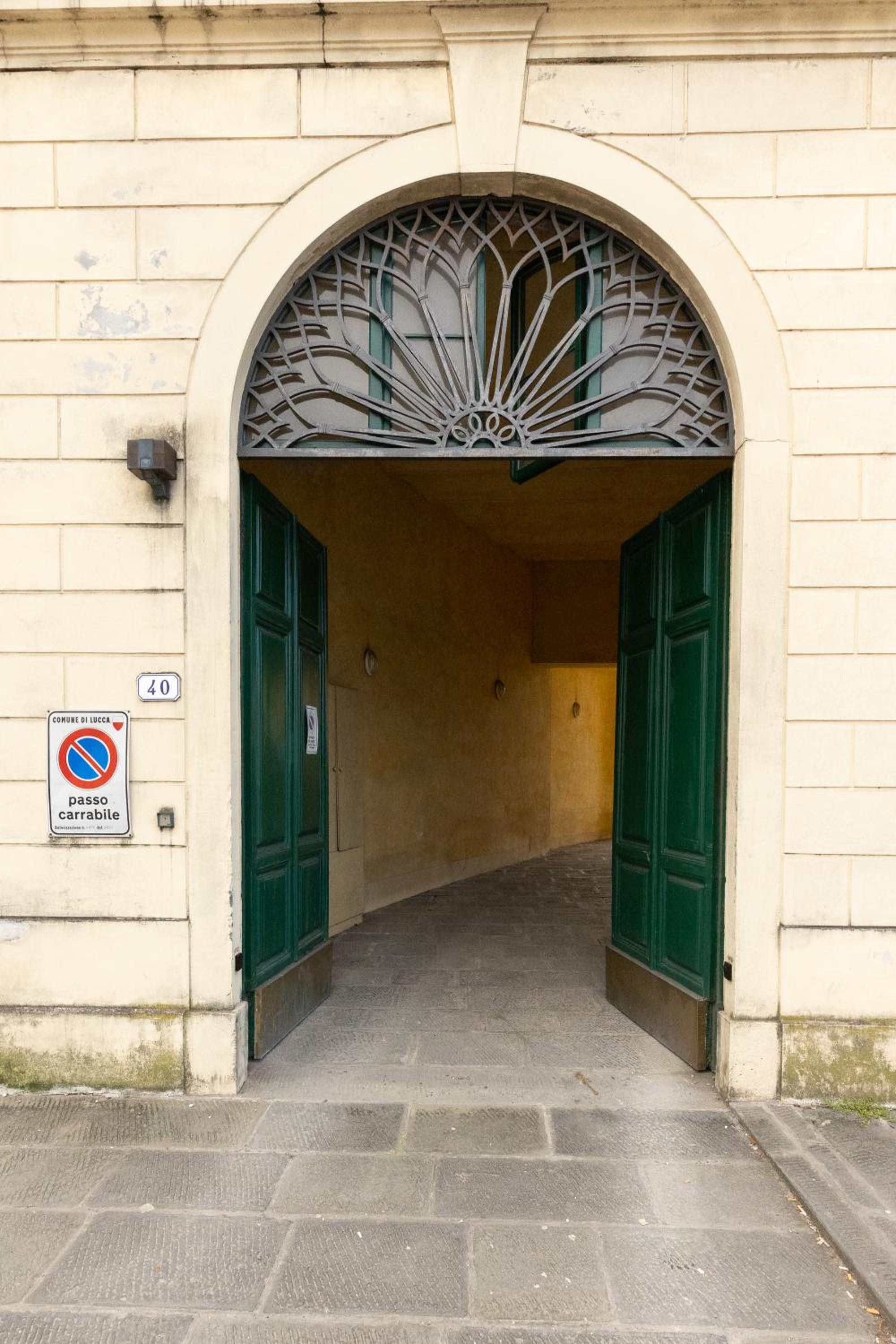 [50mt dalle mura+parcheggio]*appartamento tipico* view 2