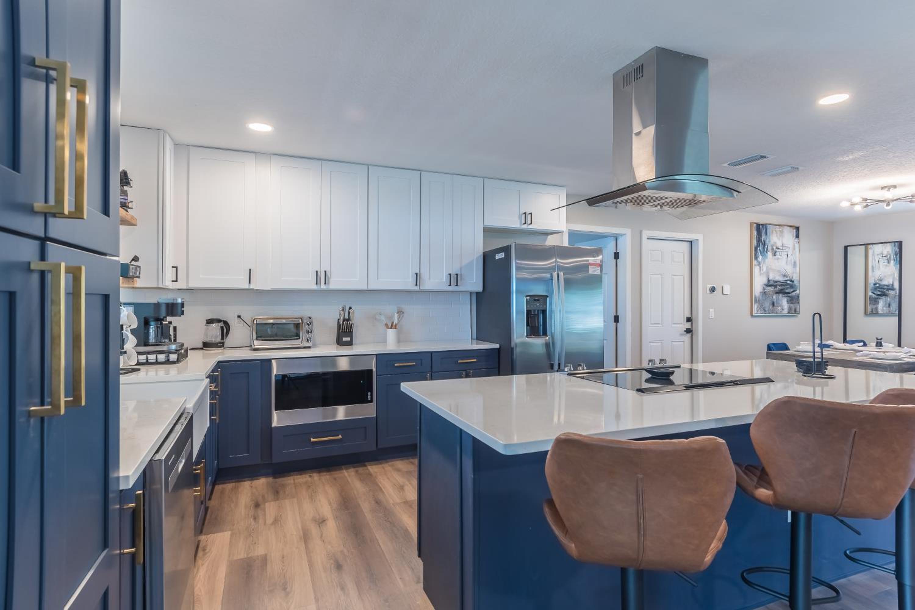 Lake House Retreat Near Downtown, Disney, Universal Studios and Airport