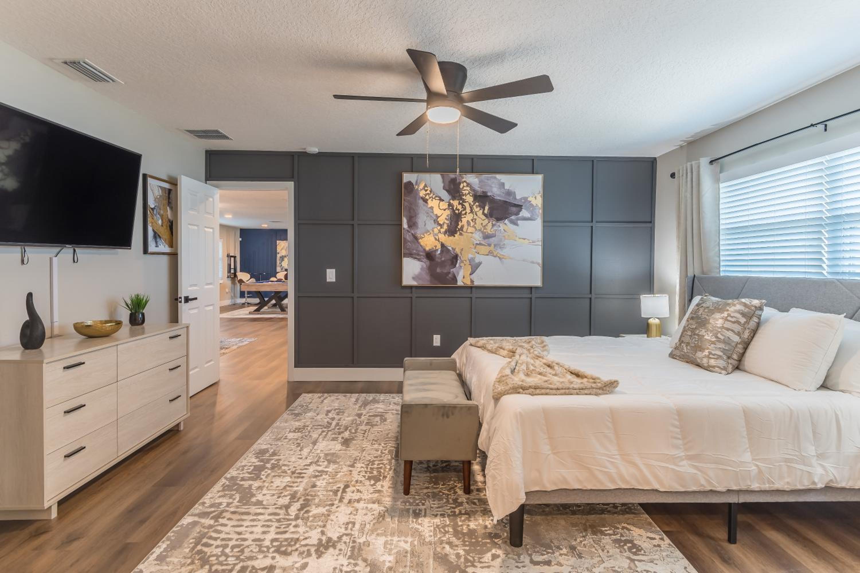 Lake House Retreat Near Downtown, Disney, Universal Studios and Airport