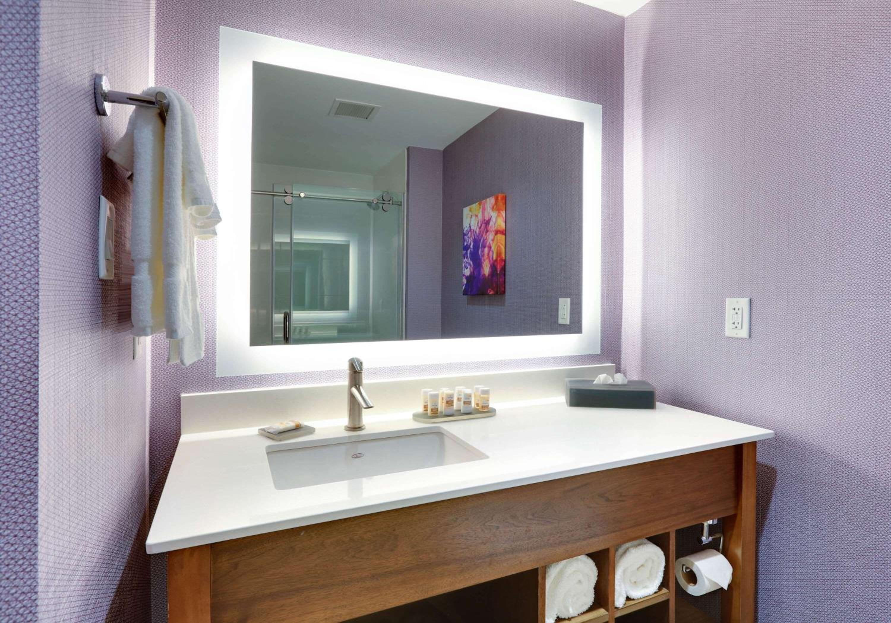 La Quinta Inn Suites by Wyndham Lakeway - Property Image 41