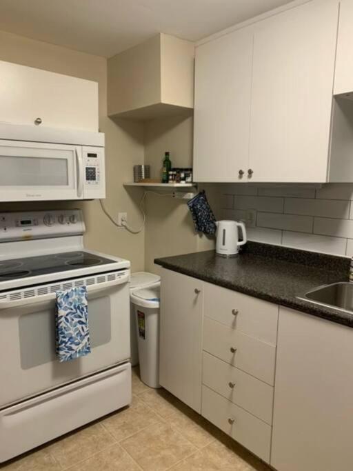 Cozy 1-bedroom in Bauer Terrace next to Citadel