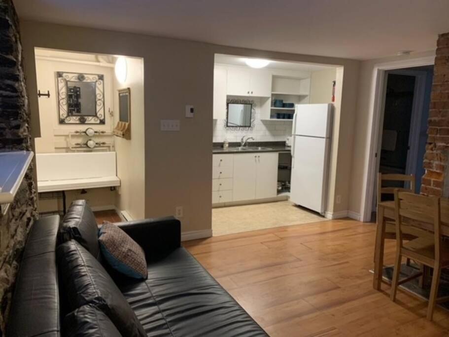 Cozy 1-bedroom in Bauer Terrace next to Citadel