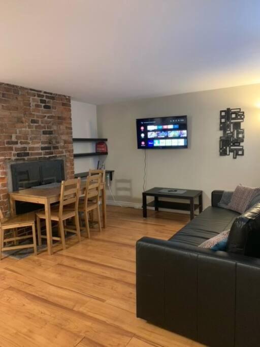 Cozy 1-bedroom in Bauer Terrace next to Citadel