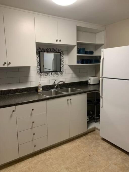 Cozy 1-bedroom in Bauer Terrace next to Citadel