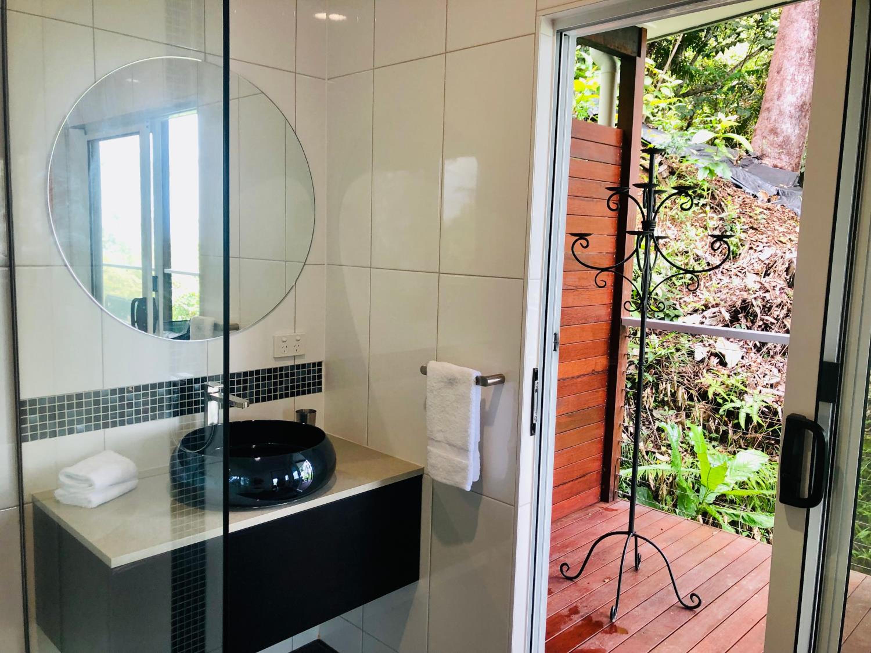 Sky: rainforest and ocean views with jacuzzi