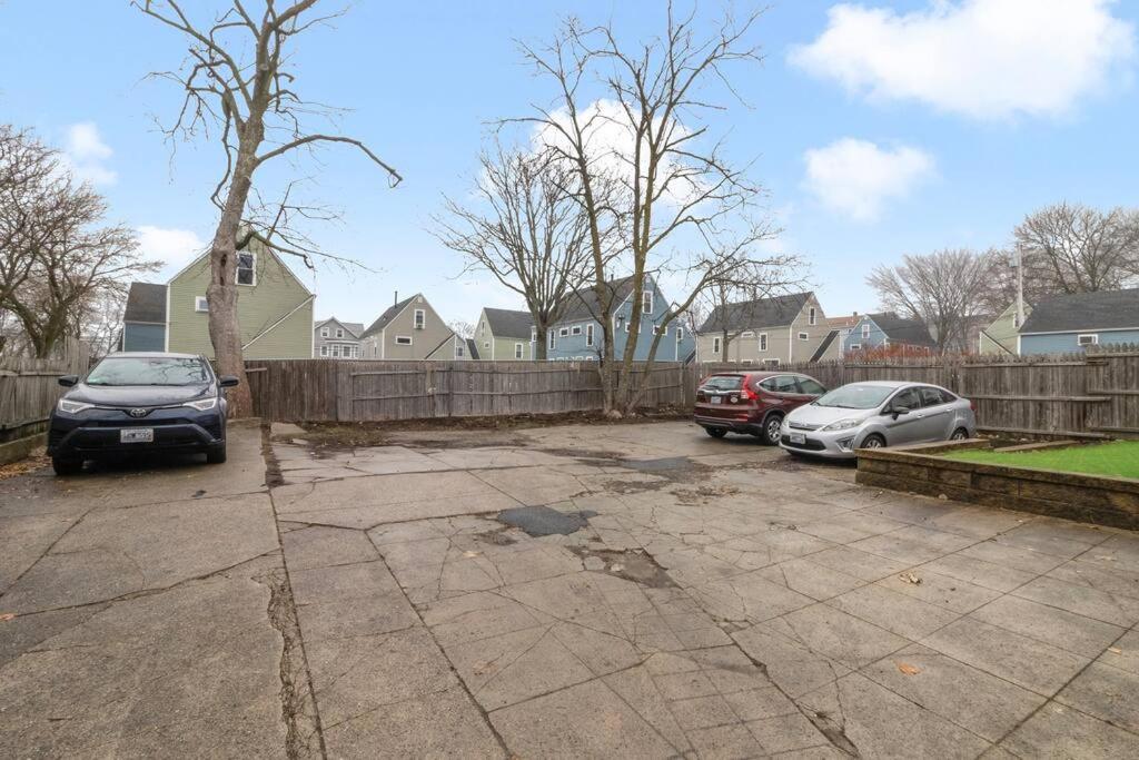 Homey & Spacious 4 Bedroom Unit Near Brown