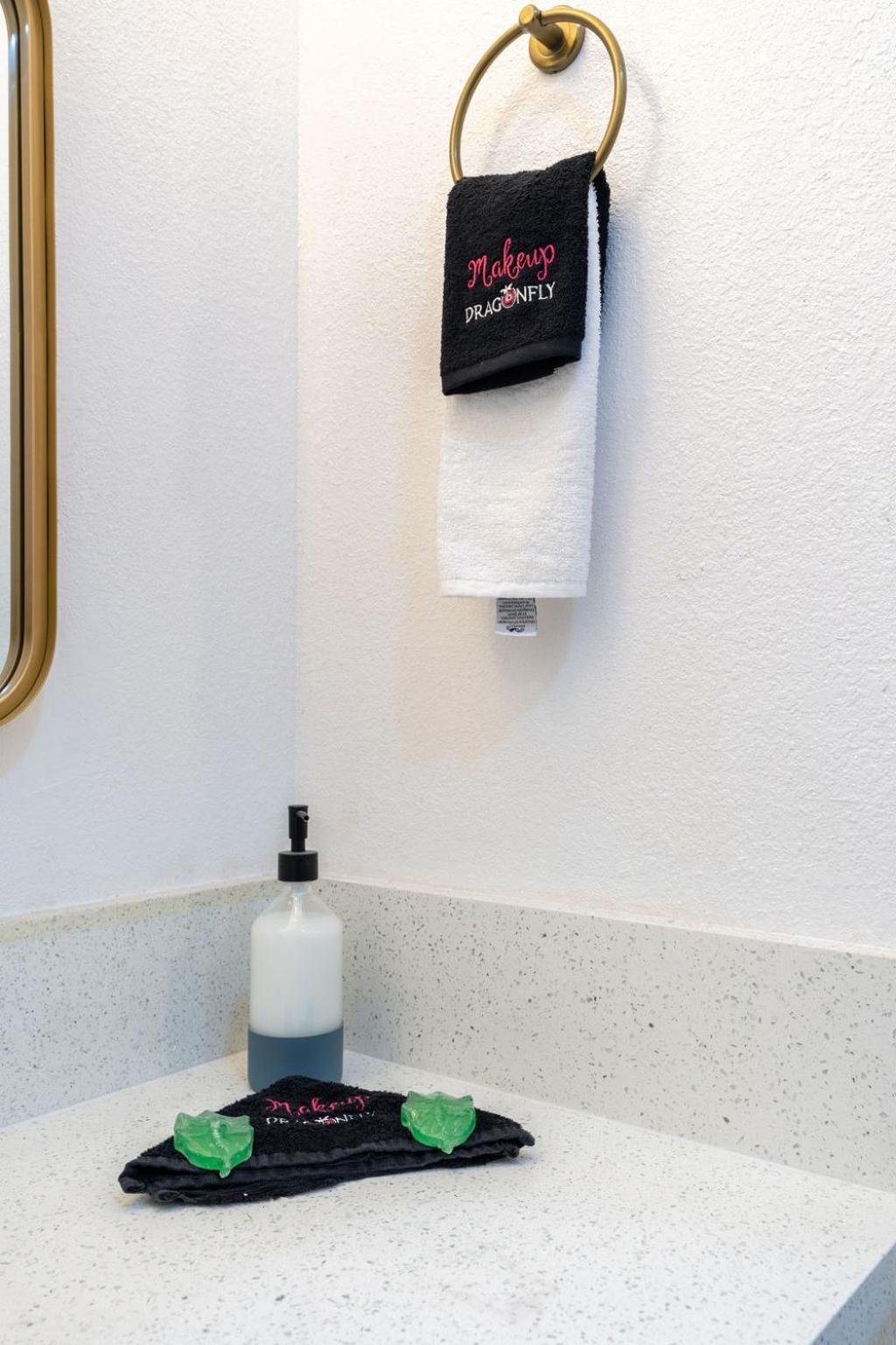 Dragonfly Inn & Suites