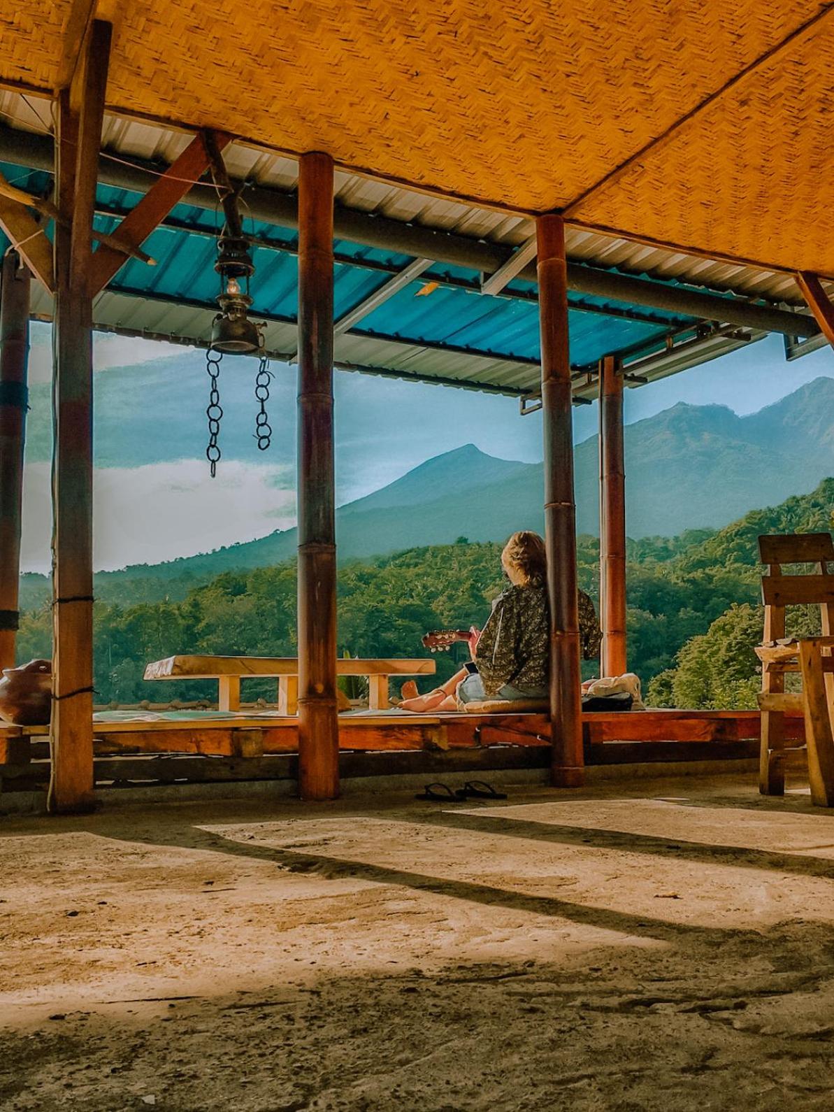 Rinjani Houseboon view 2