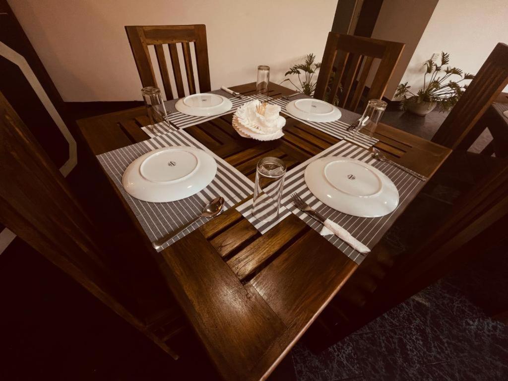 The Lake Round Guest House