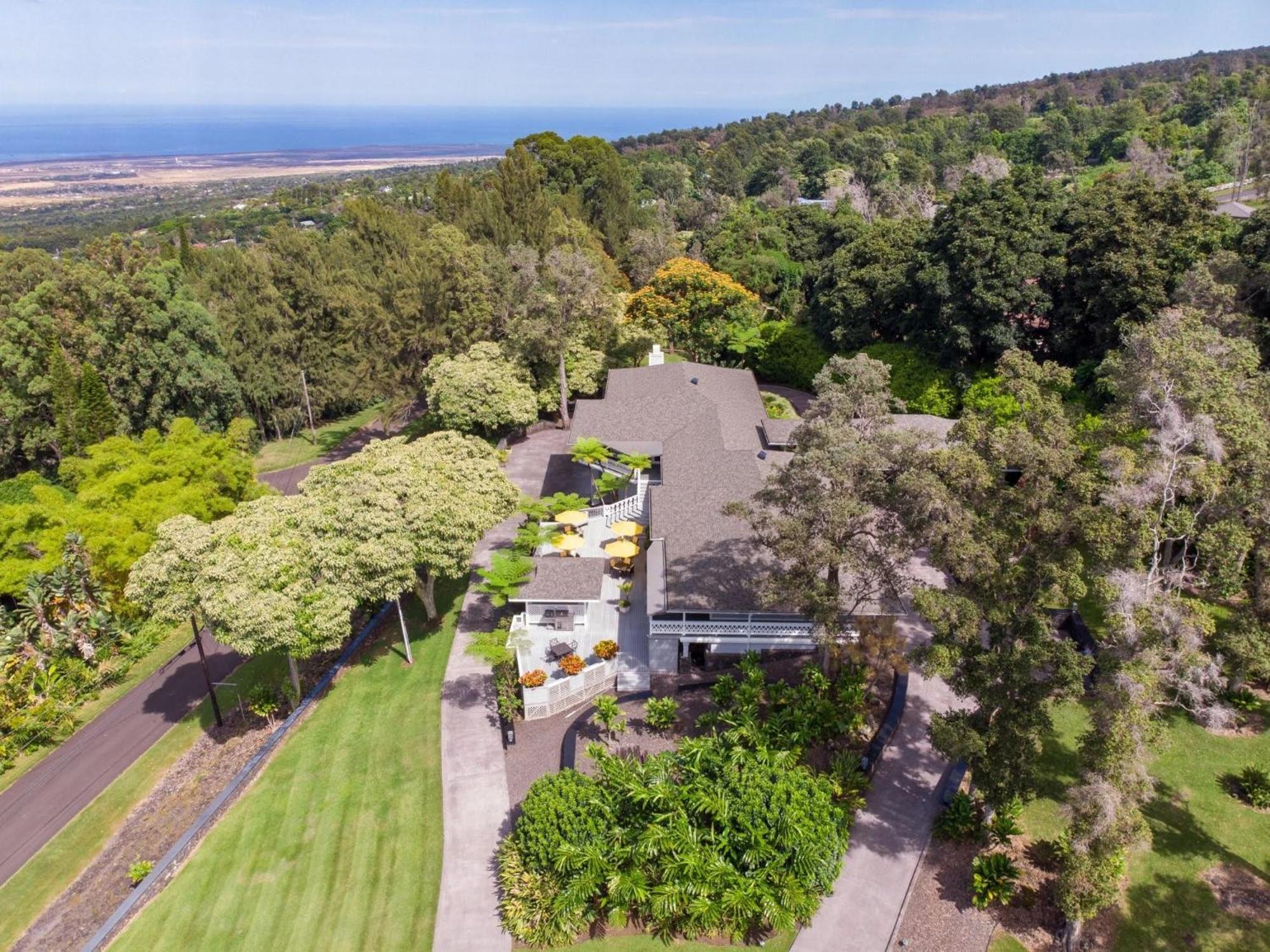 Ohia Kona Estates - An All Suites B&B