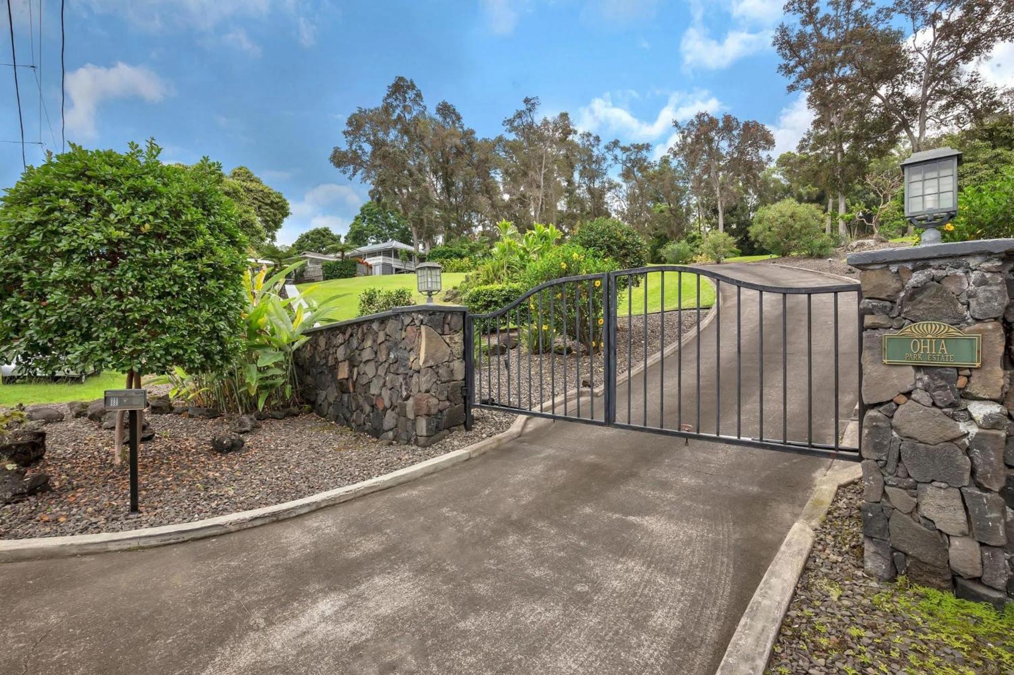 Ohia Kona Estates - An All Suites B&B