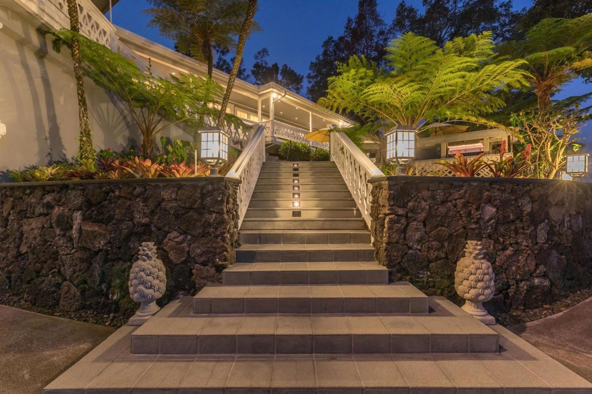 Ohia Kona Estates - An All Suites B&B