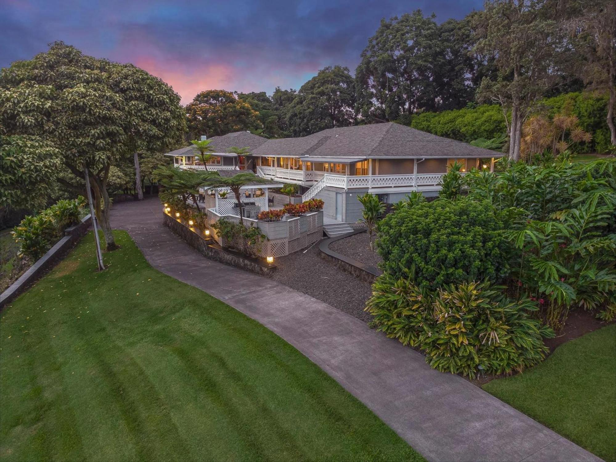 Ohia Kona Estates - An All Suites B&B