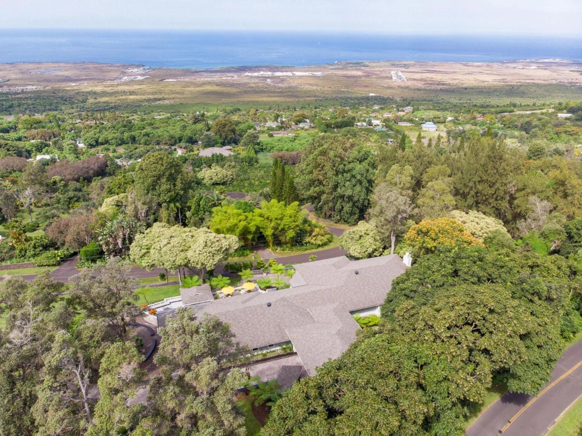 Ohia Kona Estates - An All Suites B&B