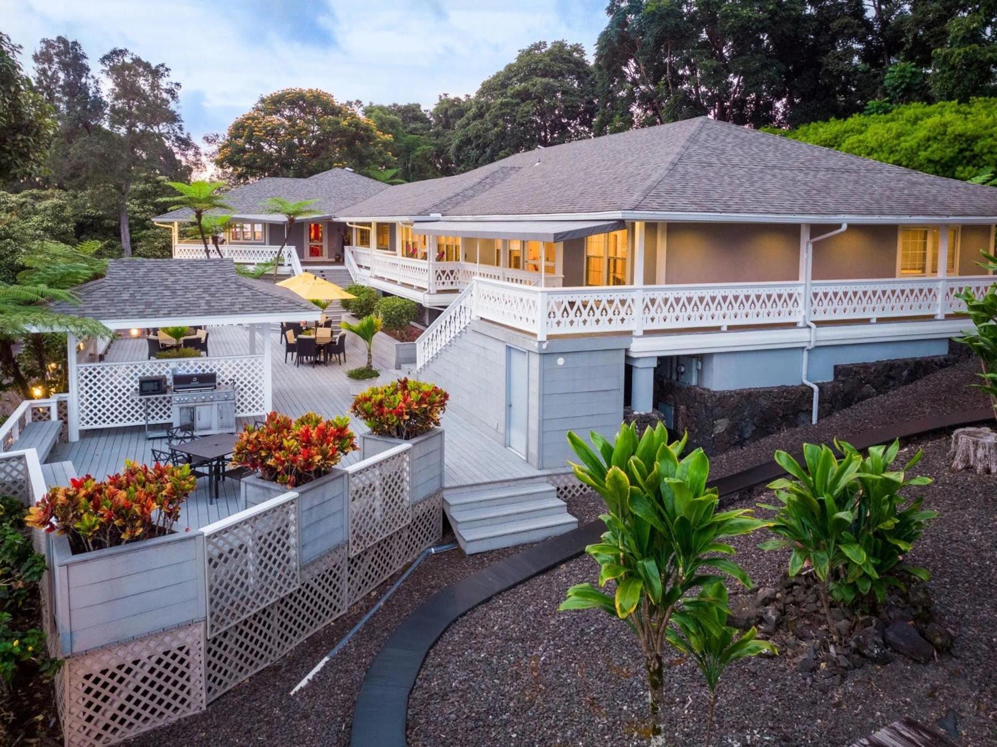Ohia Kona Estates - An All Suites B&B