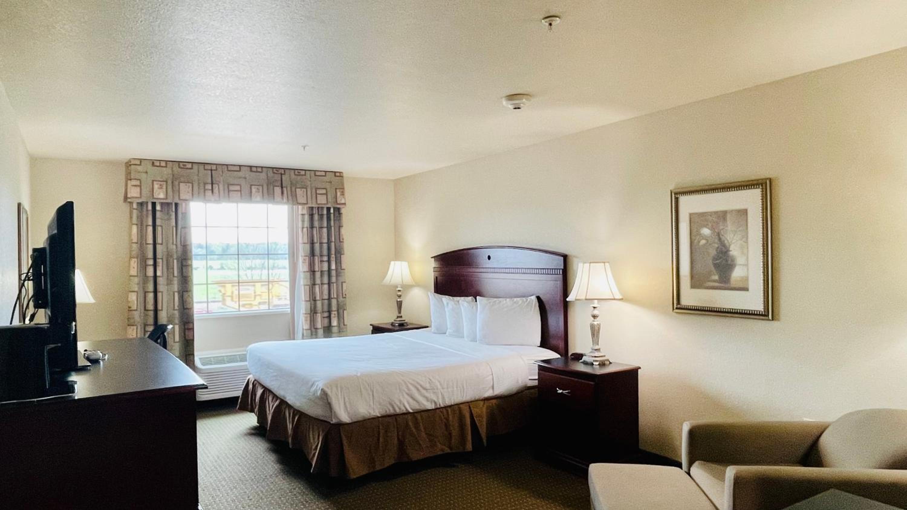 Franklin Inn & Suites