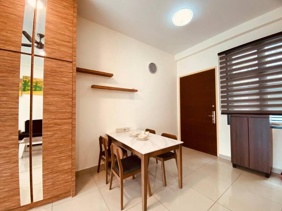 Mount Austin #Palazio A1 Super Pool View 1-2Pax #MSPro