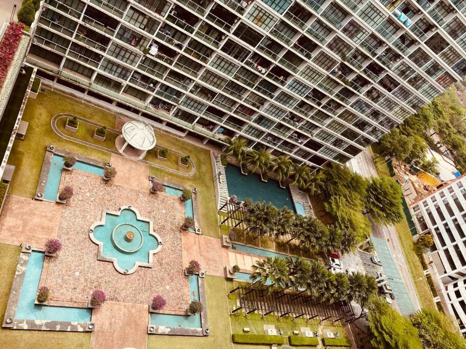 Mount Austin #Palazio A1 Super Pool View 1-2Pax #MSPro