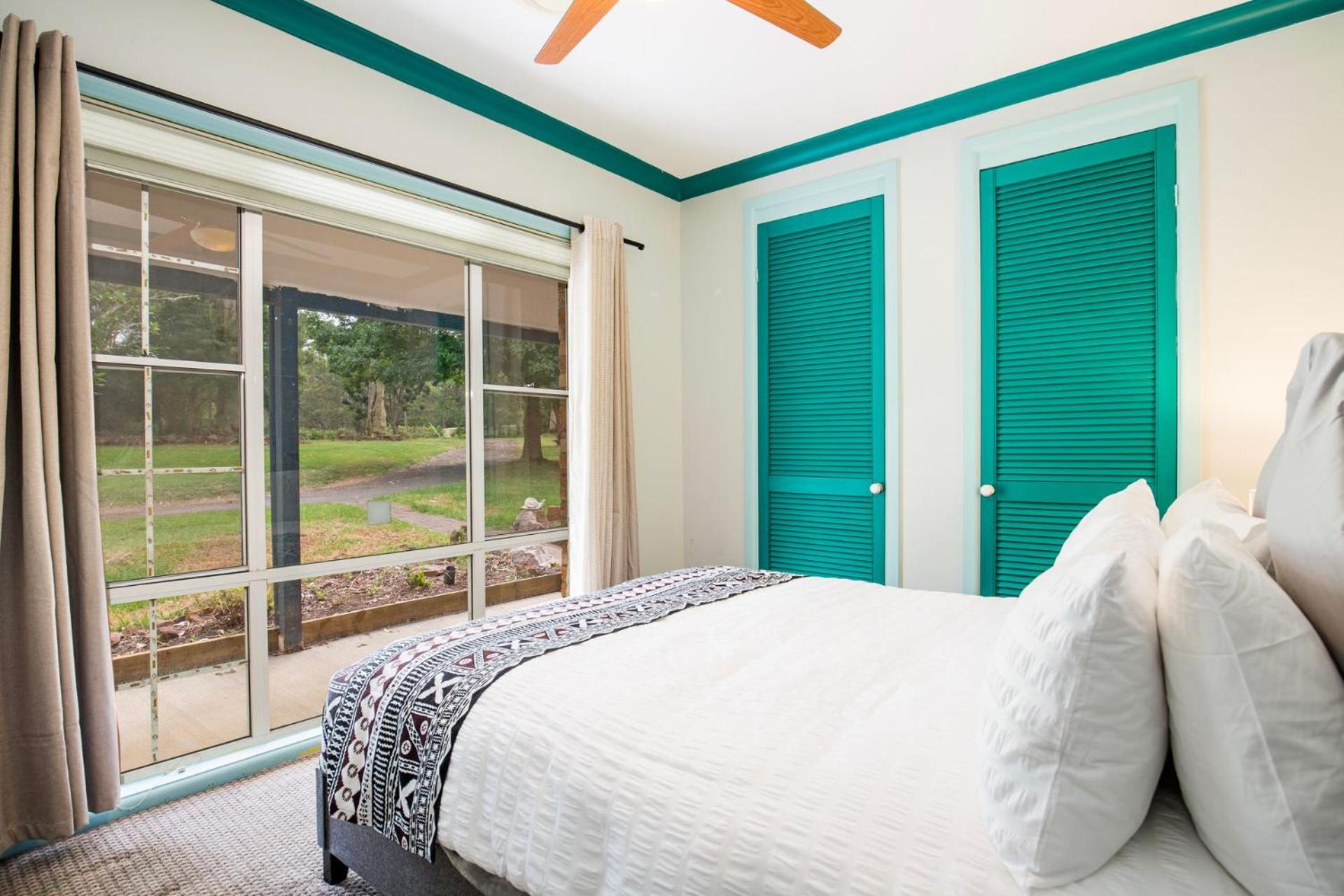 Island Retreat Pet Friendly Waterfront