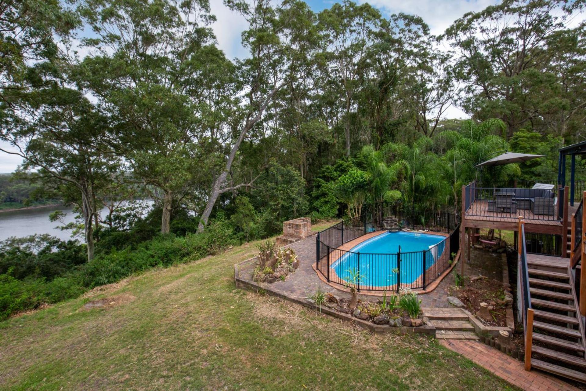 Island Retreat Pet Friendly Waterfront
