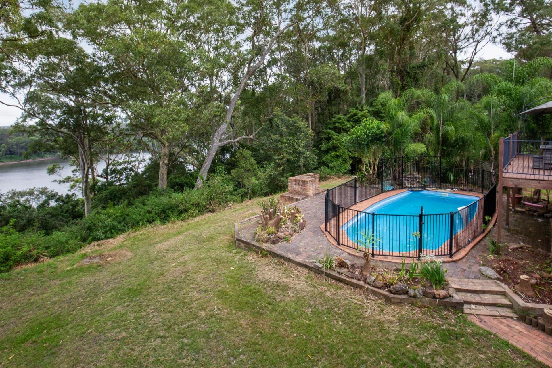 Island Retreat Pet Friendly Waterfront