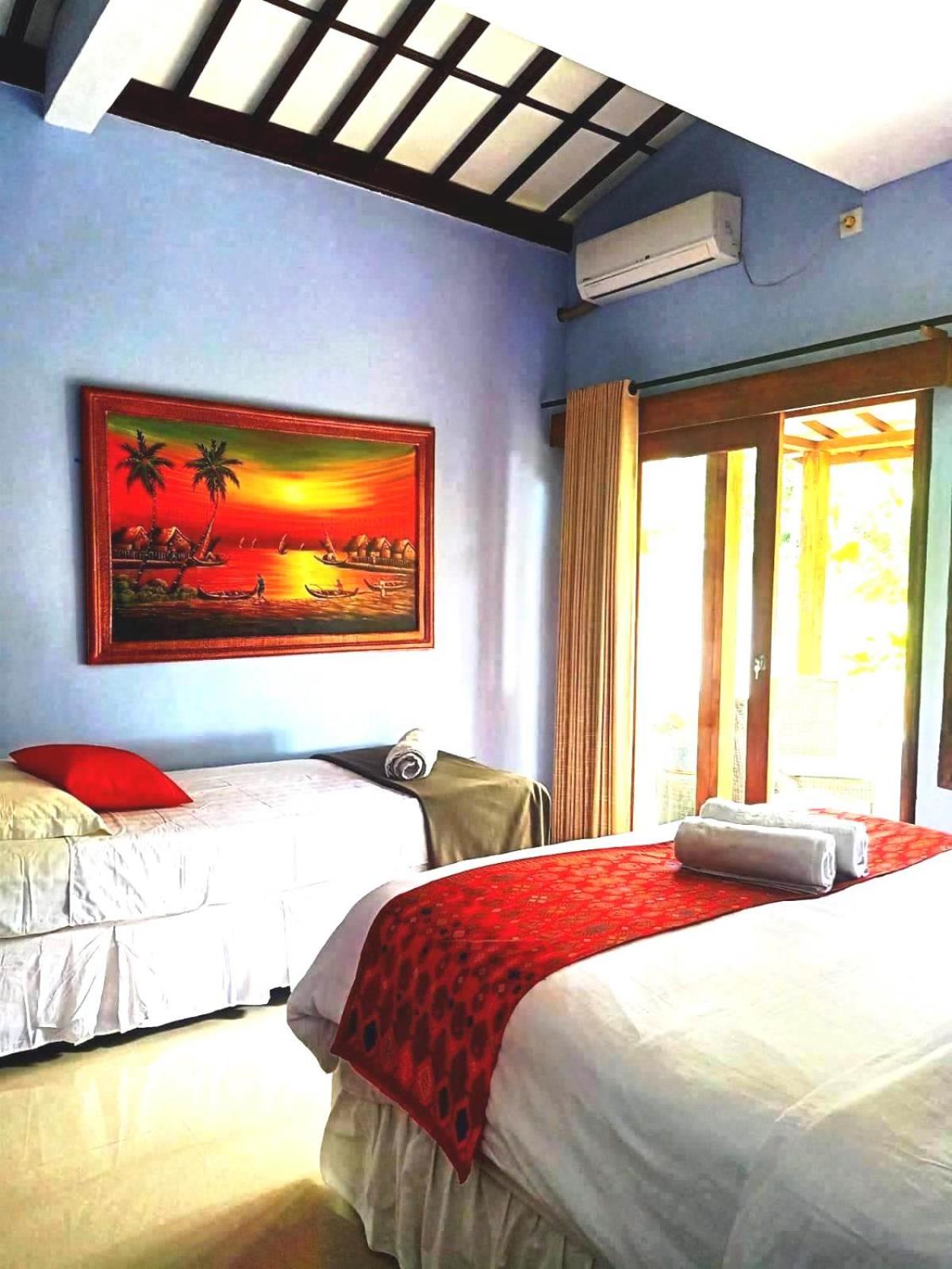 Tejakula Sunset Triple room view 4