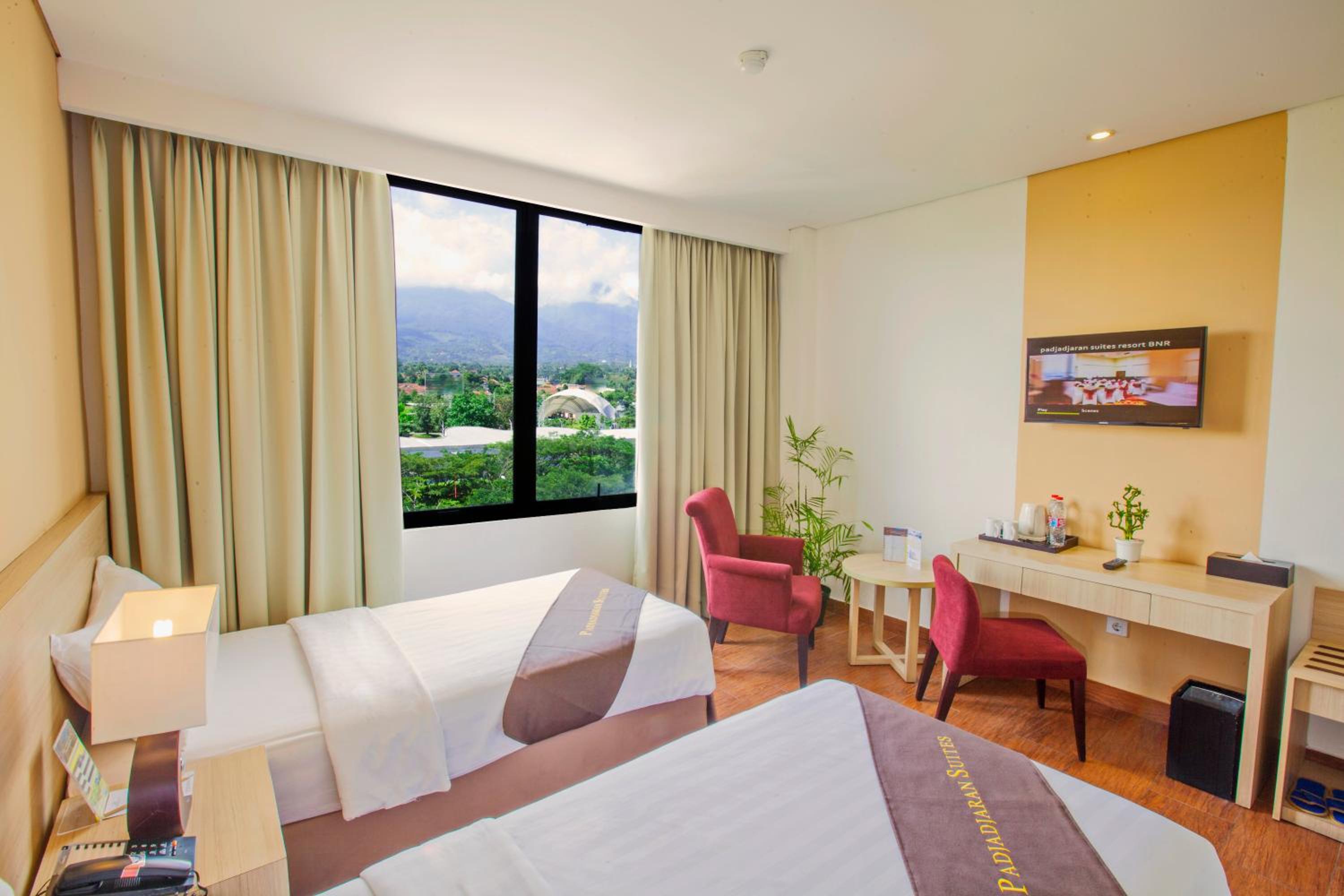 Padjadjaran Suites Resort and Convention Hotel - Image 2