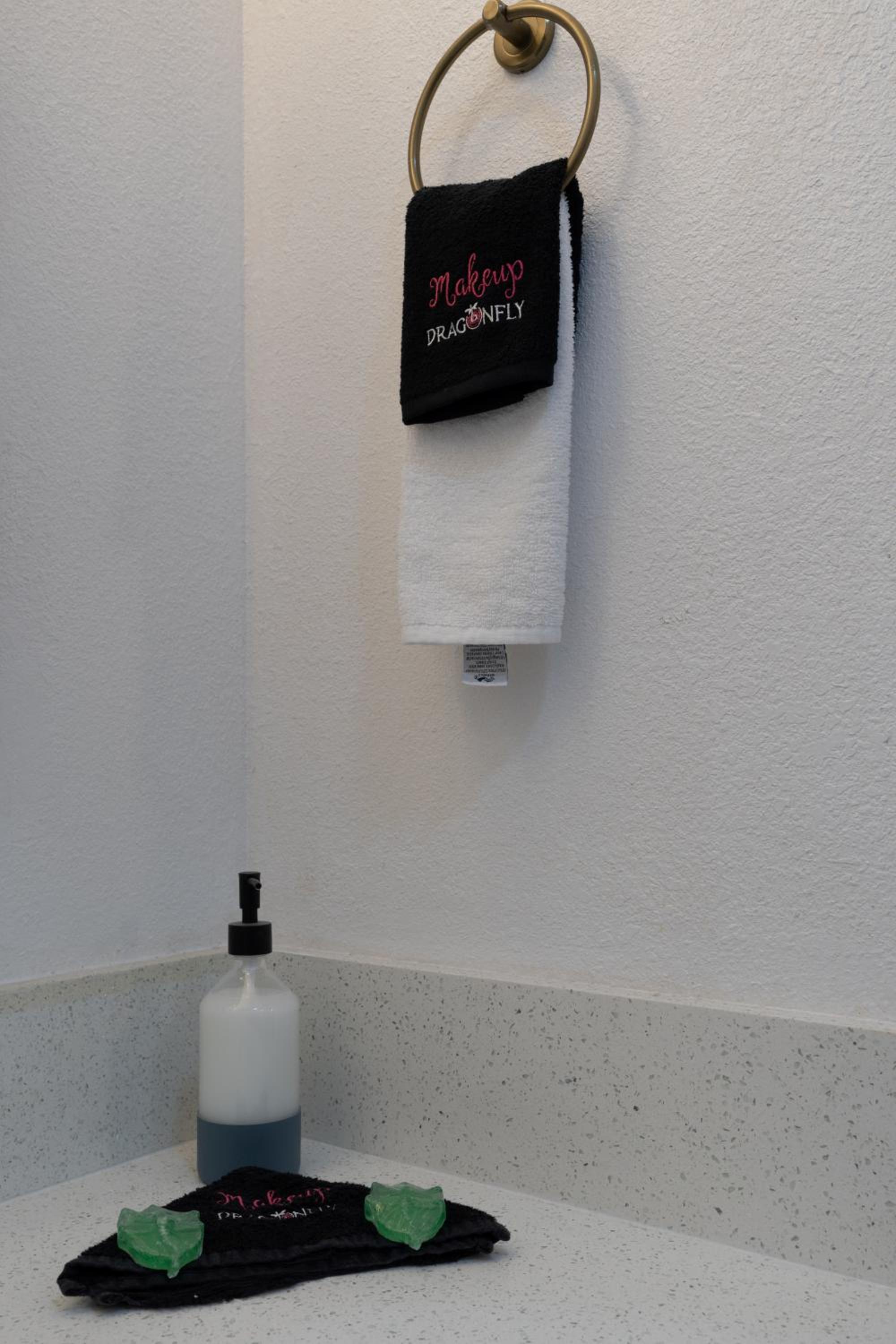 Dragonfly Inn & Suites