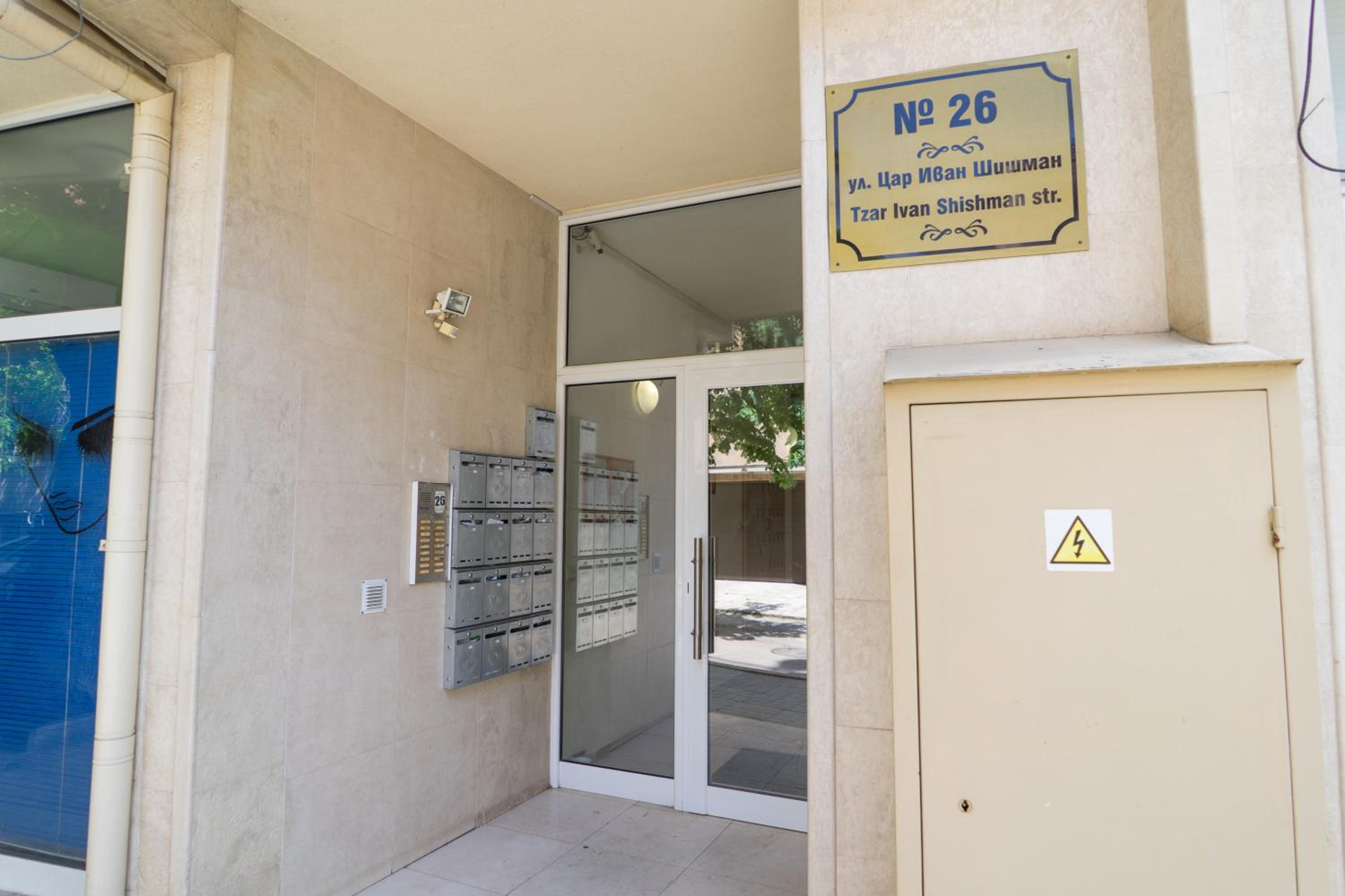 Sea grape wine flat in old center