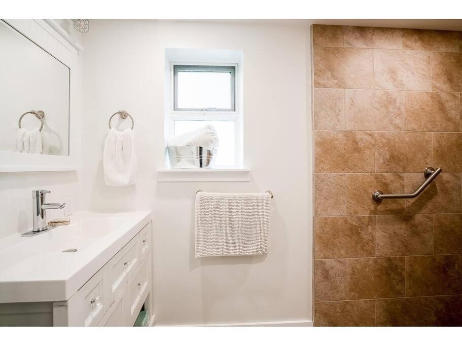 Brand New 2 Bedroom Suite in Langley Twp - Play Area, Patio & Mini Golf