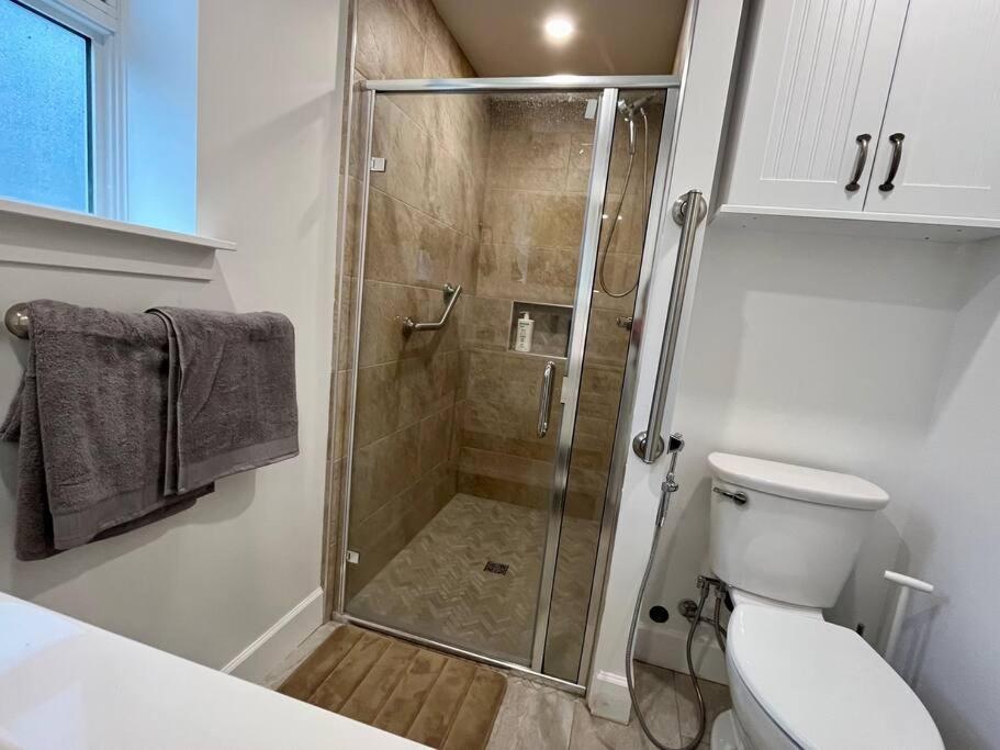 Brand New 2 Bedroom Suite in Langley Twp - Play Area, Patio & Mini Golf