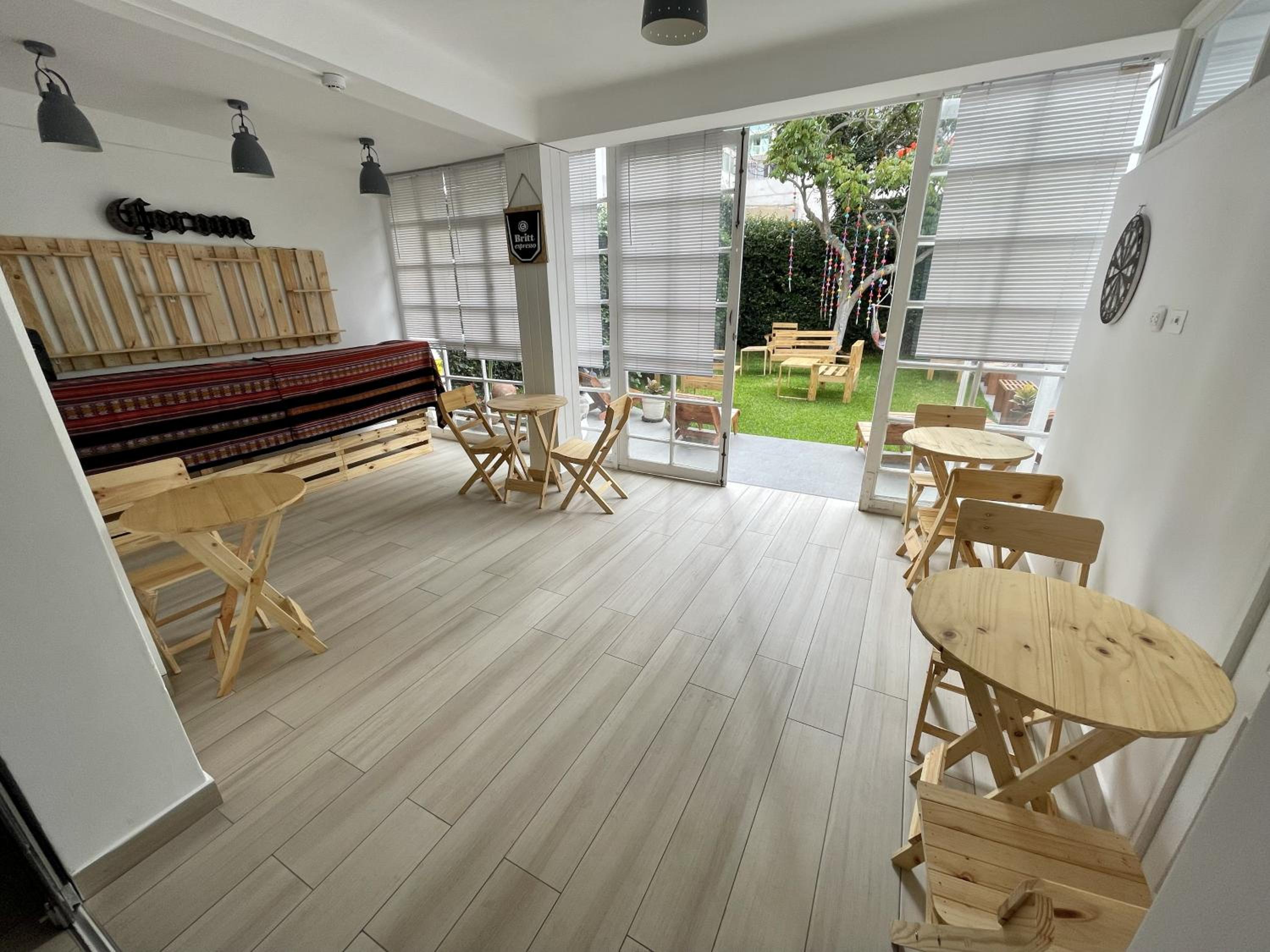 Casaroma Hostels