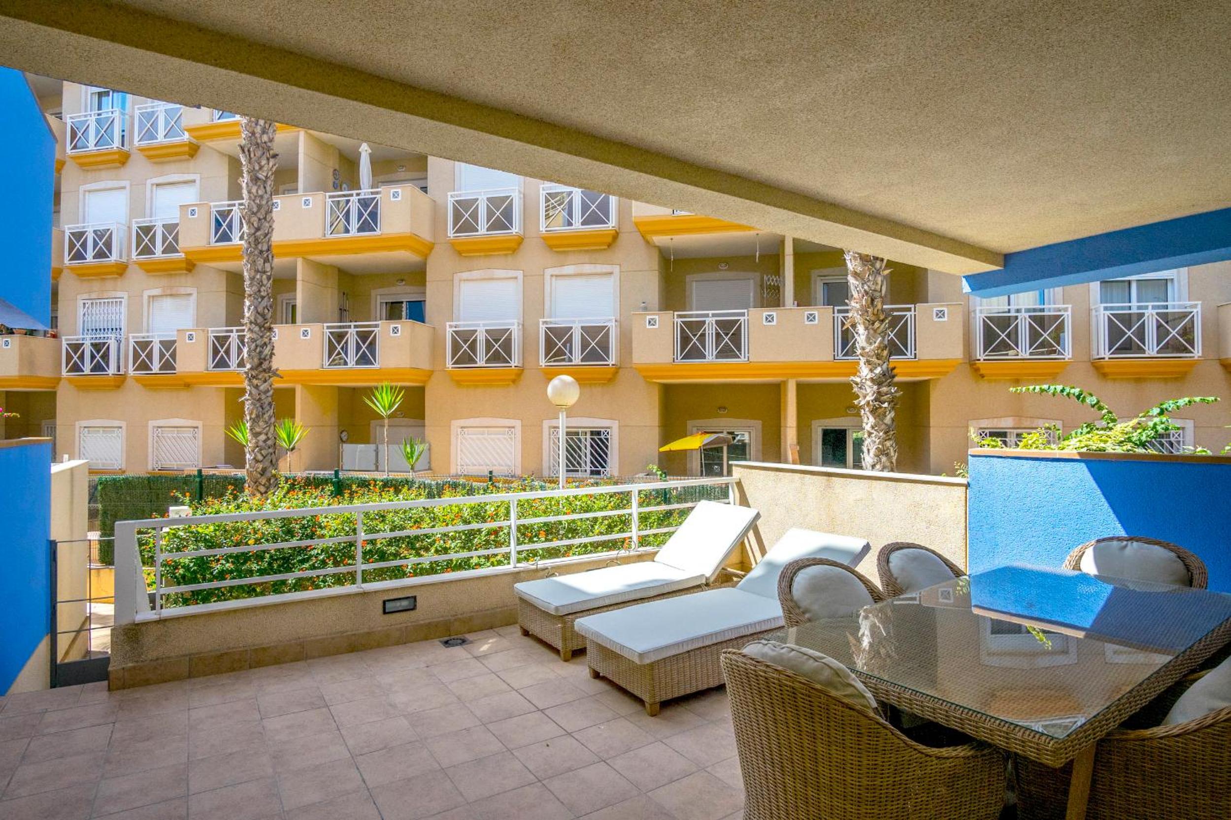 CB Living - Beachfront apartment in Aguamarina