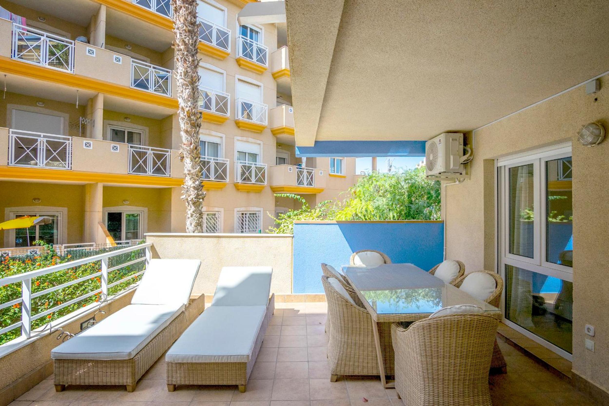 CB Living - Beachfront apartment in Aguamarina