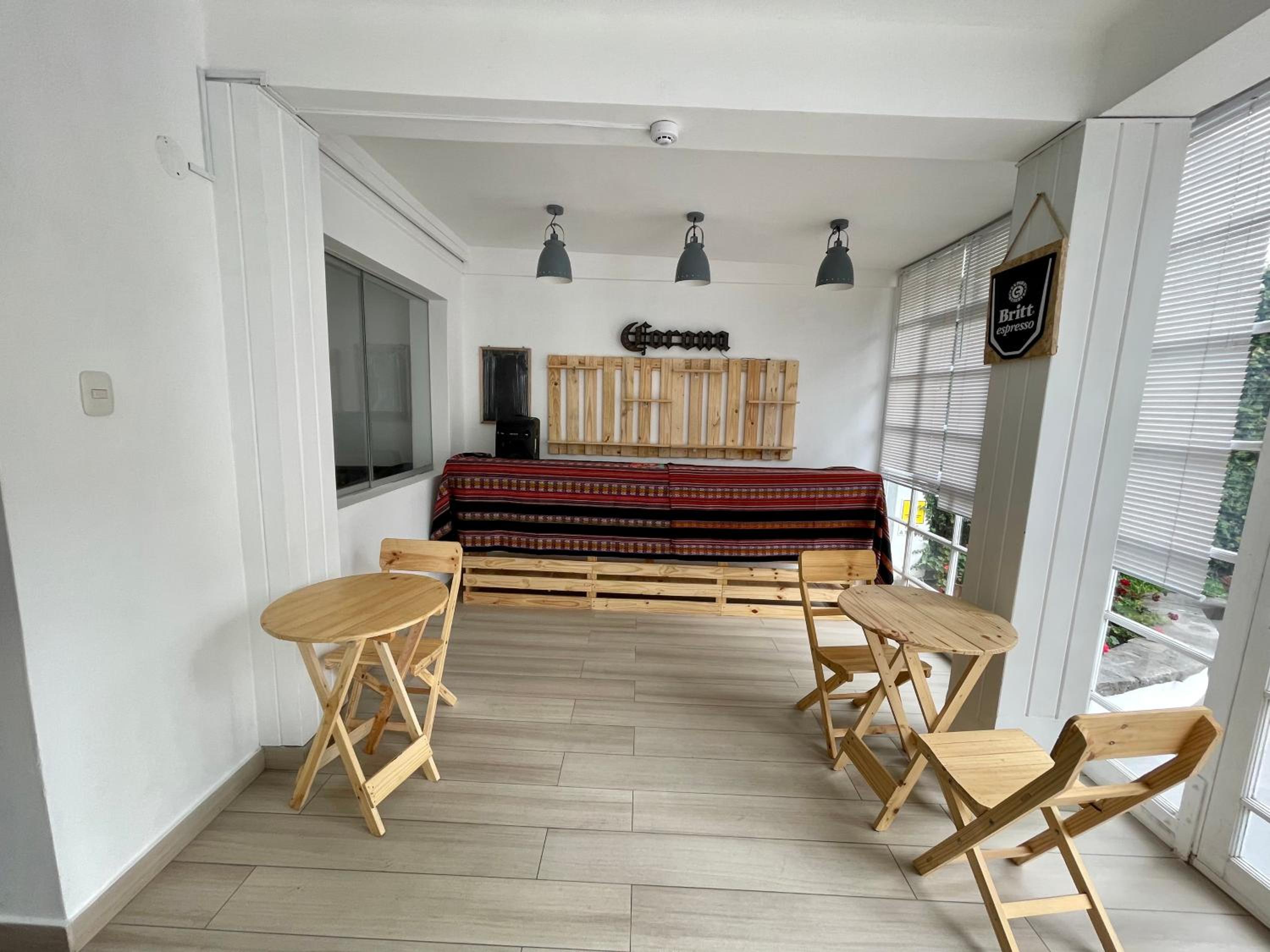 Casaroma Hostels