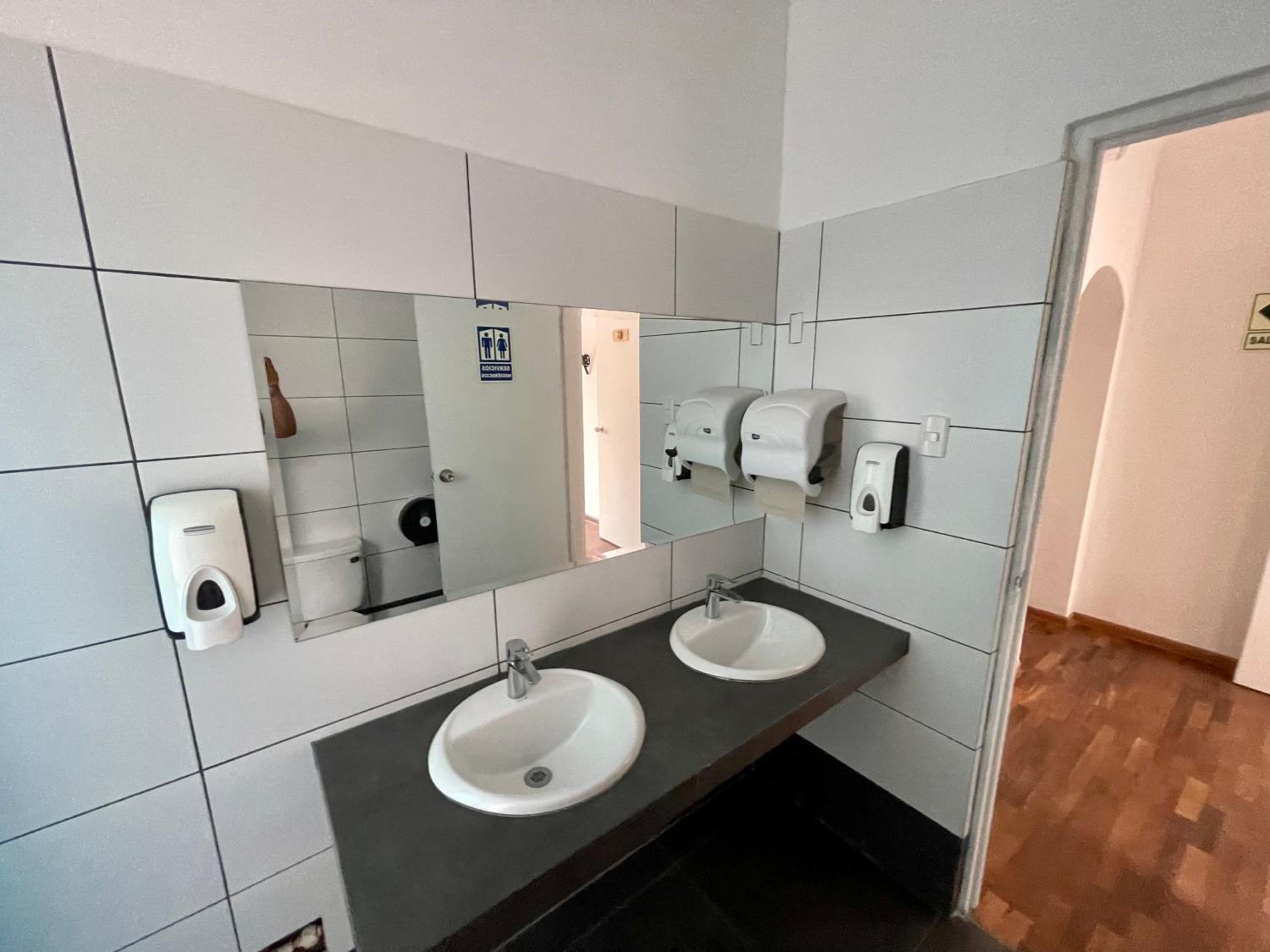 Casaroma Hostels