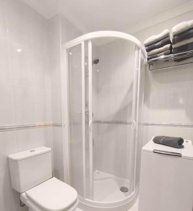 Central 2 bedroom with sea views, Acapulco Playa, Nerja view 5