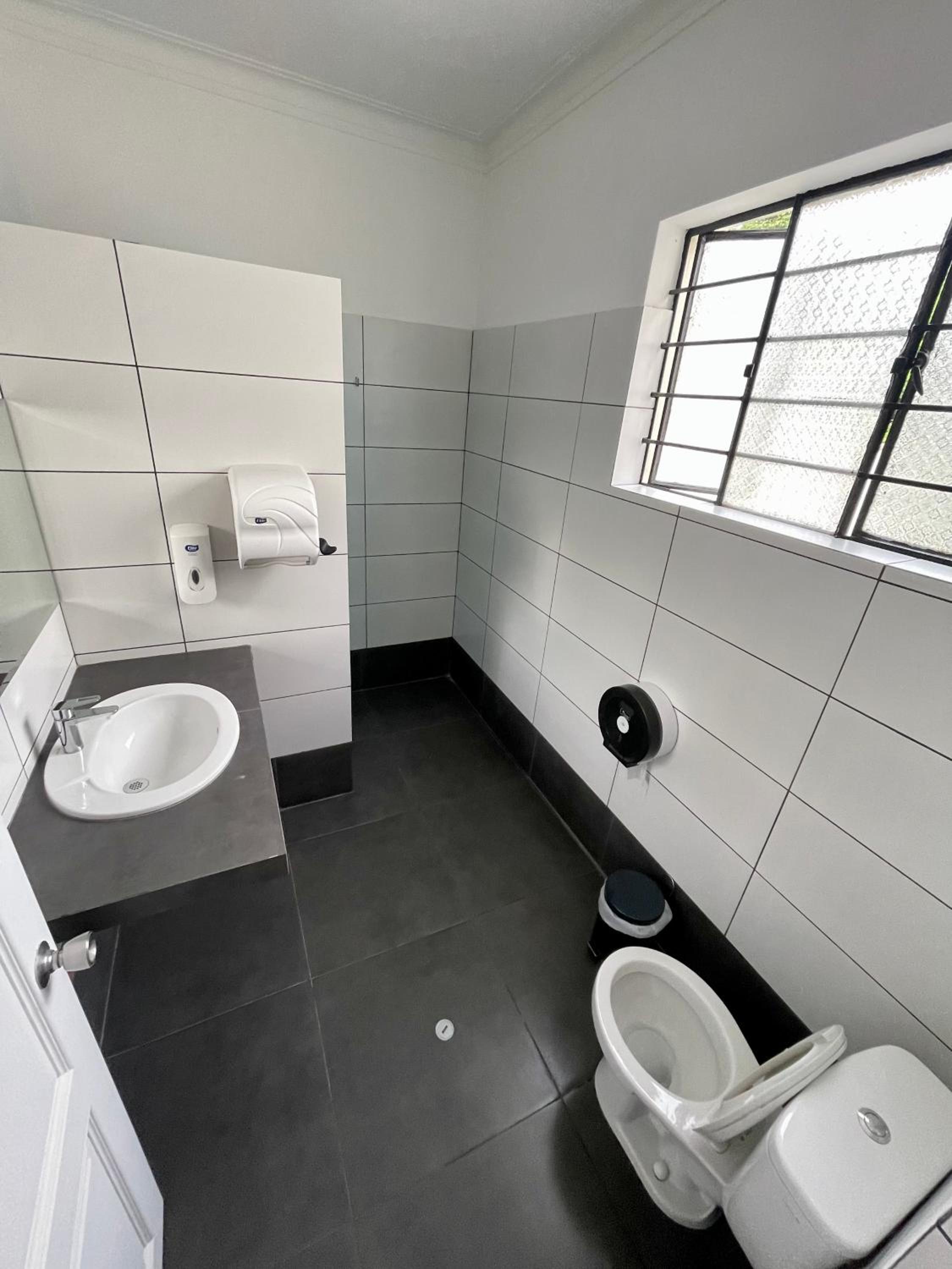 Casaroma Hostels